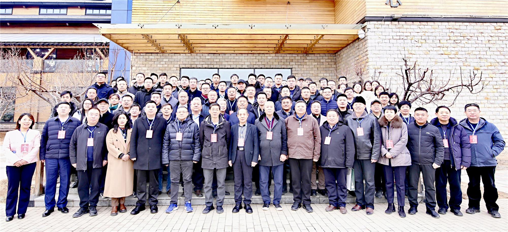 冀裝協(xié)三屆四次理事會(huì)暨常務(wù)理事會(huì)召開(kāi)，常宏榮獲多項(xiàng)獎(jiǎng)項(xiàng)